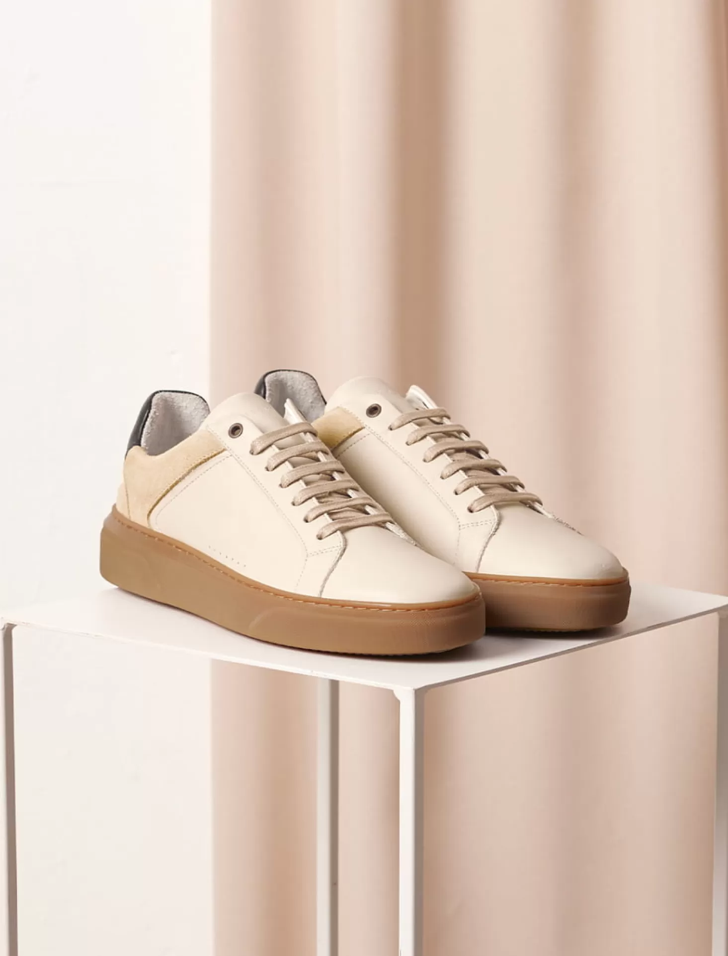 Pied de Biche Sneakers<Lino Creme & Noir